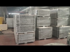 پست های گرد گالوانیزه گرم در حال بسته بندی هستند