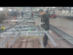 لوله قاب در حال جوشکاری است